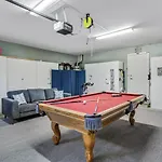 The Nut House - Lovely Home With Hot Tub Home
