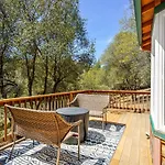The Nut House - Lovely Home With Hot Tub Home