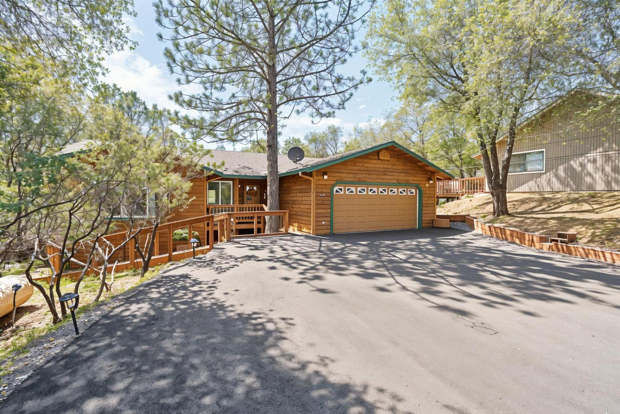 The Nut House - Lovely With Hot Tub Holiday home